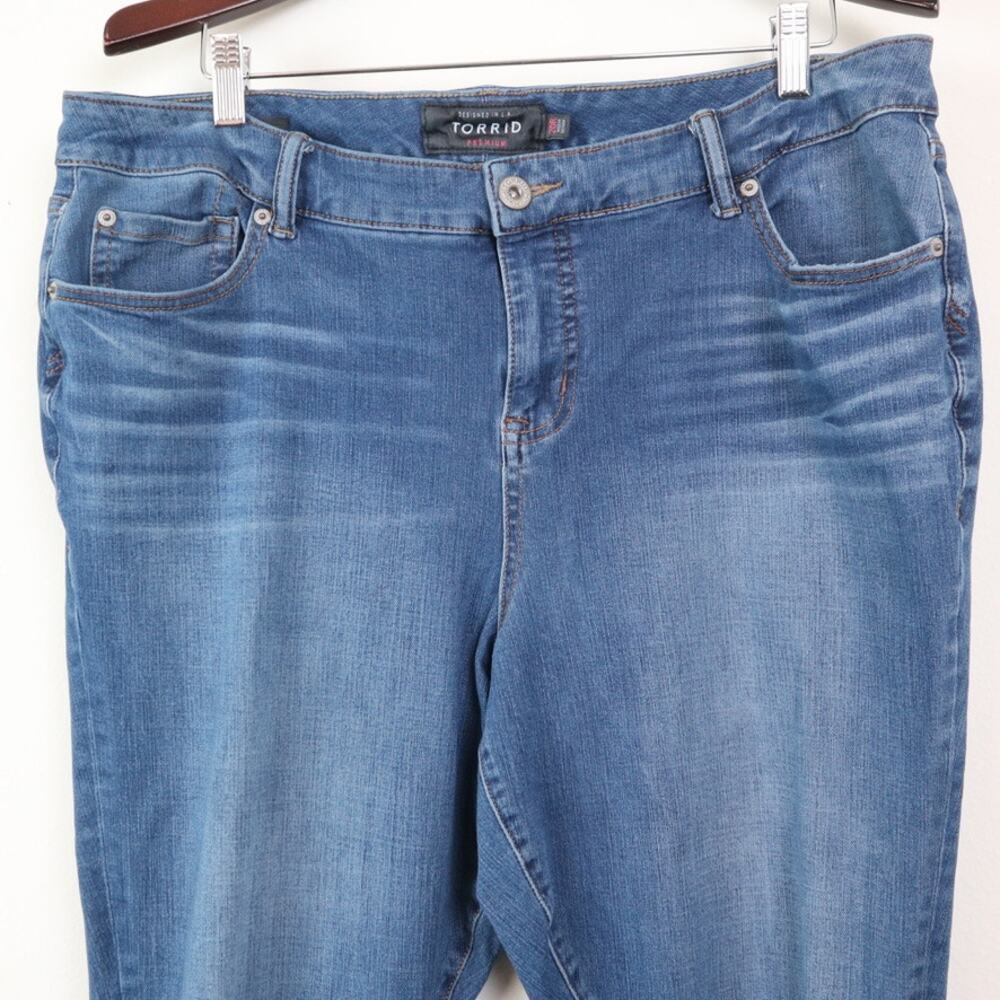 Torrid Size 20R High Rise Curvy Jeans Stretch Denim Medium Blue Wash - Picture 4 of 12